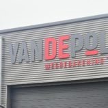 Voorbeeld van onverlichte gevelletters